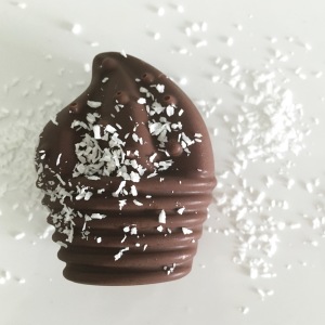 Schokoladen Muffin mit Schokoladenüberzug